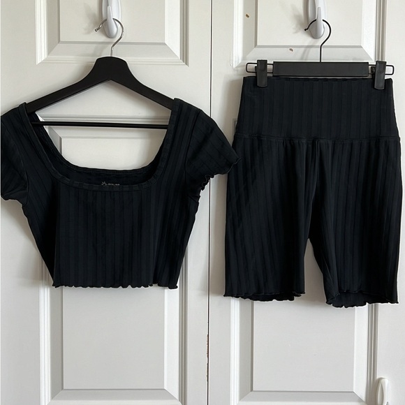 Aerie Offline Set- BLACK not cream - Picture 2 of 4